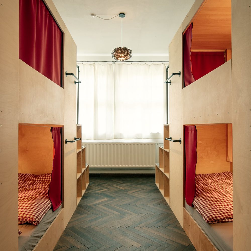 Schlafzimmer mit gemütlichen Alkoven im Ferienhaus Wolfsberghaus